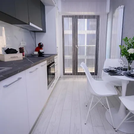 433 Mamaia