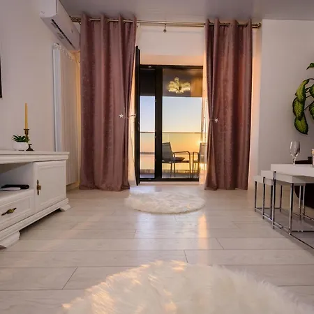 433 * Mamaia