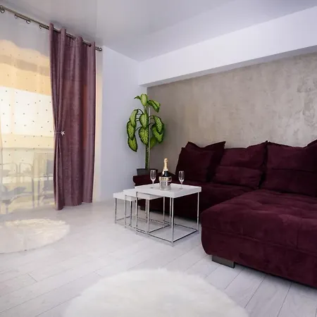 433 * Mamaia